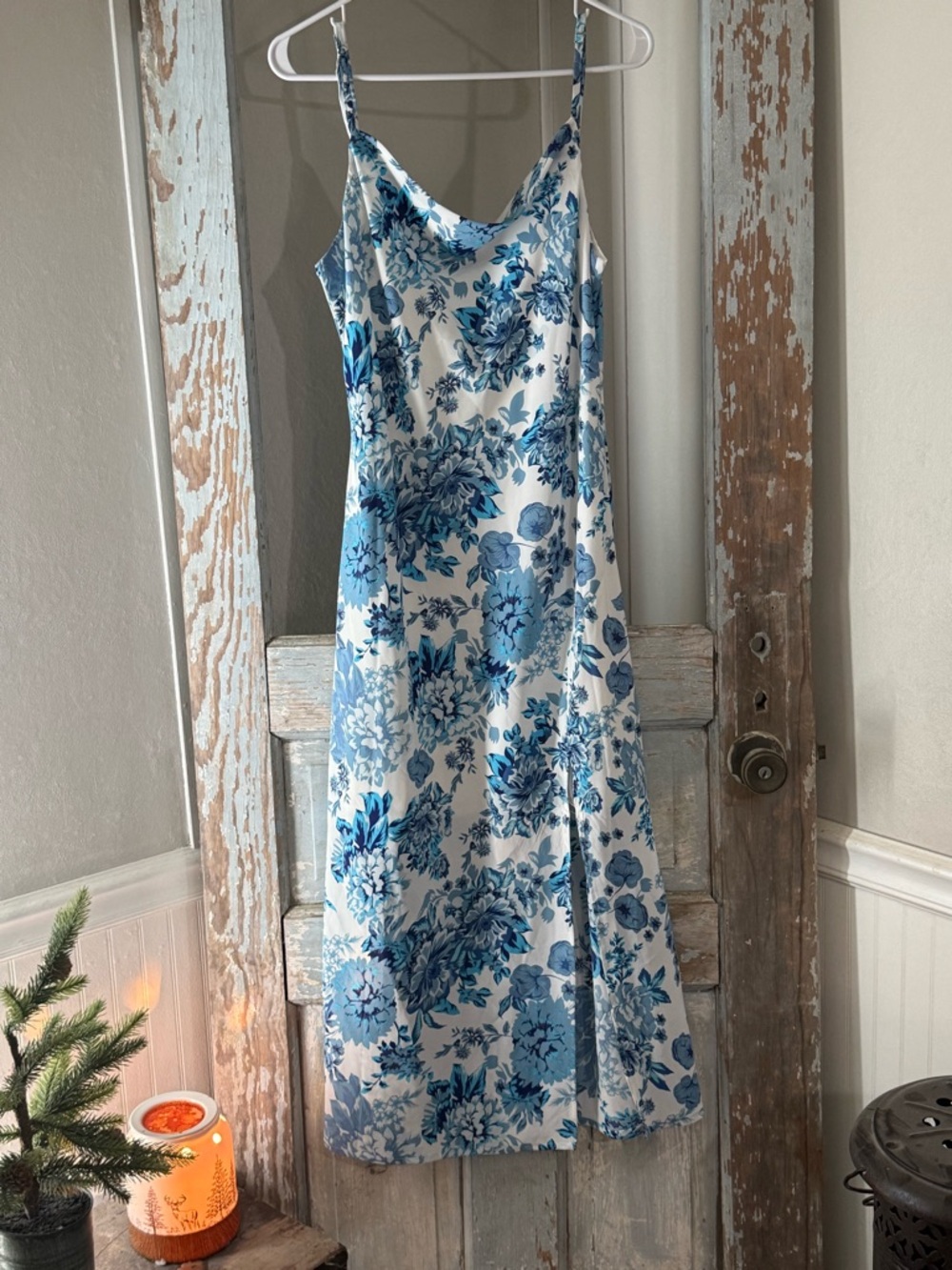 Petal And Pup Yelena Dress Blue Floral Print Size US 8 - Picture 3 of 8